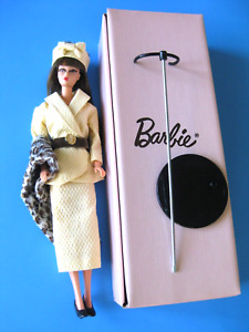 PB BARBIE DOLL - BRUNETTE - TWIST N TURN FACE - REAL EYE LASHES - FOREIGN IMPORT