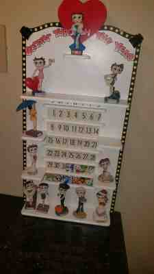 Betty Boop Calendar with 11 Figurines Boppin Through The Year Danbury 
