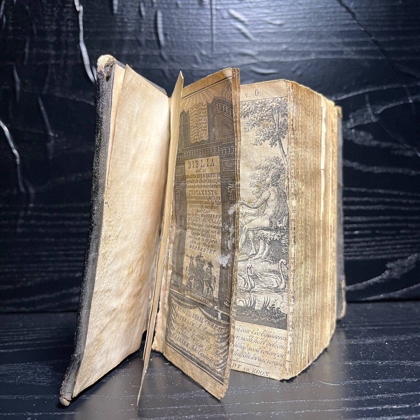 Signed Dutch Bible From 1619, Illustrated - BOUND BIBLIA OLD & NEW TESTAMENT