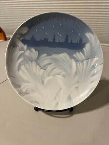 B & G Bing Grondahl 1895 Original Christmas Plate - Behind The Frozen Window