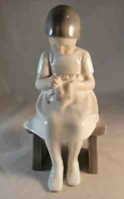 Bing & Grondahl Figurine - Girl Knitting #1879 Denmark