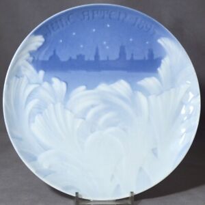 BING & GRONDAHL 1895 Christmas Plate Behind the Frozen Window B&G  - A Beauty!