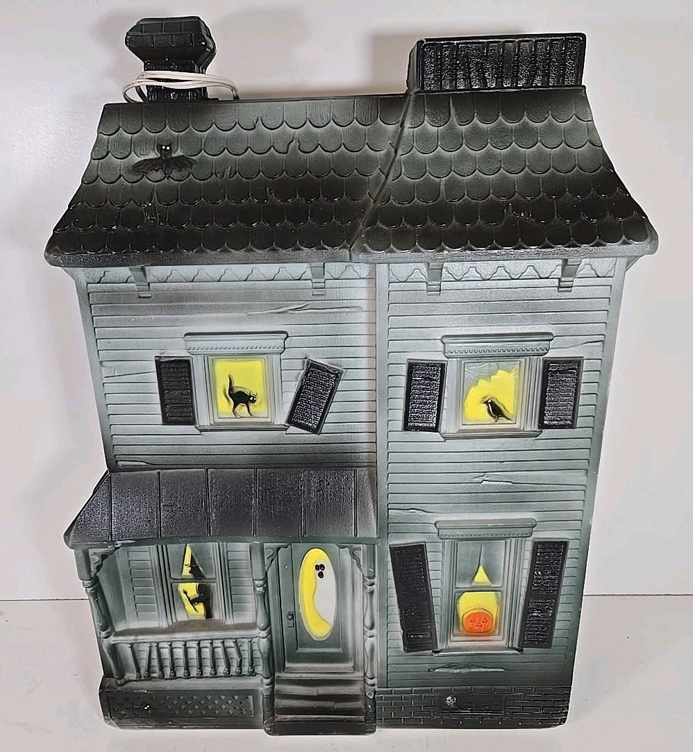 New ListingVintage Green Haunted House Halloween Blow Mold Union Products Don Featherstone