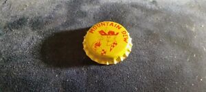 VINTAGE MOUNTAIN DEW SODA BOTTLE CAP CROWNS EARLY LARGE HILLBILLY DEW MAN -RARE