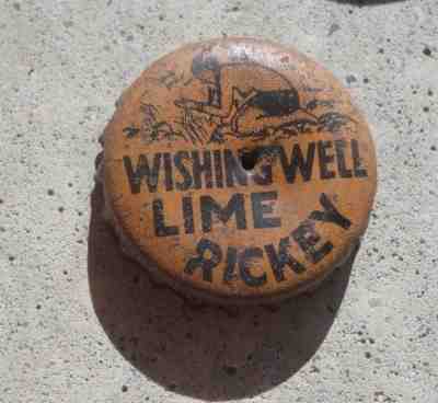 STUNNING CORK LINE BOTTLE CAP  WISHING WELL LIME RICKEY INDIAN LONDON ONTARIO
