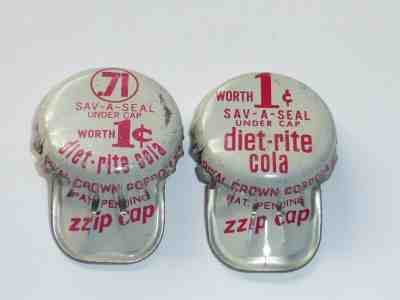 2 Diff RC Diet Rite Cola Baseball Bottle Lift Flip ZZIP Top Cap Crown Tappi