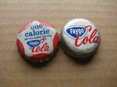 2 DIF FAYGO COLA SODA BOTTLE CAPS VINTAGE COLLECTIBLE CROWN CAPS 