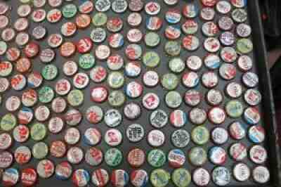 500+ VINTAGE LOT OF SODA BOTTLE CAPS SOME WITH CORK PEPSI, COKE, NEHI, YOOHOO,ET
