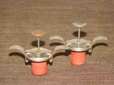 VINTAGE BAR 2 EKCO BULL DOG RED LIQUOR BOTTLE CAP STOPPERS