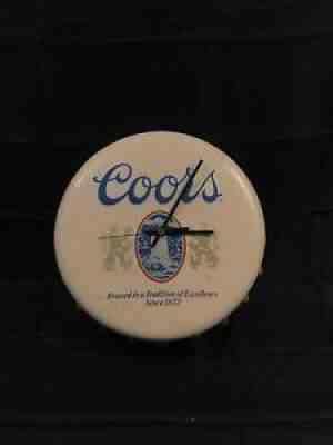 Vintage Coors Light Beer Bottle Cap Clock (working)