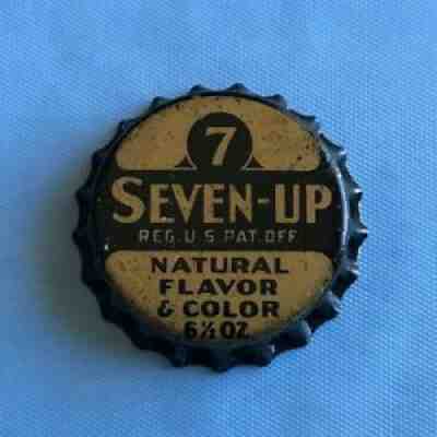7 UP EARLY SEVEN UP SODA---COLA BOTTLE CAP--SODA BOTTLE CAPS !!!