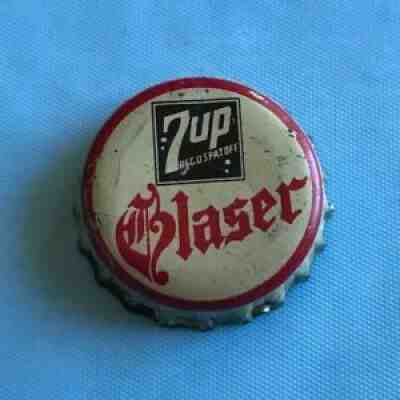 7-UP---GLASER BOTTLING SEATTLE  WASHINGTON SODA BOTTLE CAPS !!!