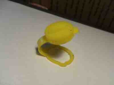 VINTAGE QUEEN-O SODA BOTTLE CAP PLASTIC LID COVER TOPPER