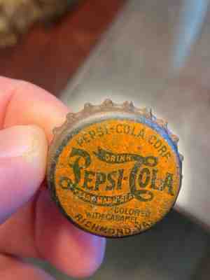 Pepsi-Cola Soda Bottle Crown Cap Richmond Virginia black and Orange. Original!!!
