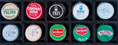 ITALY #24 PLASTIC LINED WATER/SODA BOTTLE CAPS CROWNS ~ PALINA CAMPARI DEL MONTE