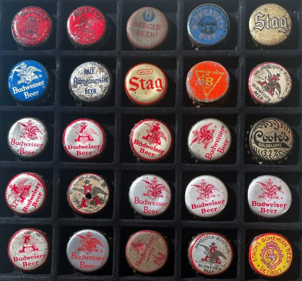 25 CORK BEER BOTTLE CAP BUCKEYE BUDWEISER COLUMBIA BURGER STAG STROH'S BUD CROWN