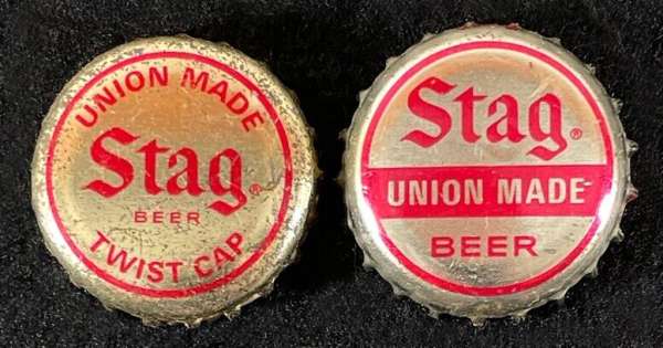 2 STAG PLASTIC LINED BEER BOTTLE CAPS CARLING BELLEVILLE ILLINOIS VINTAGE CROWNS