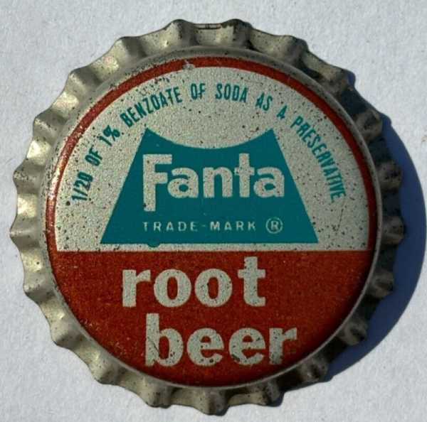 FANTA ROOT BEER SODA BOTTLE CAP; V2CCC; UNUSED CORK-LINED CROWN