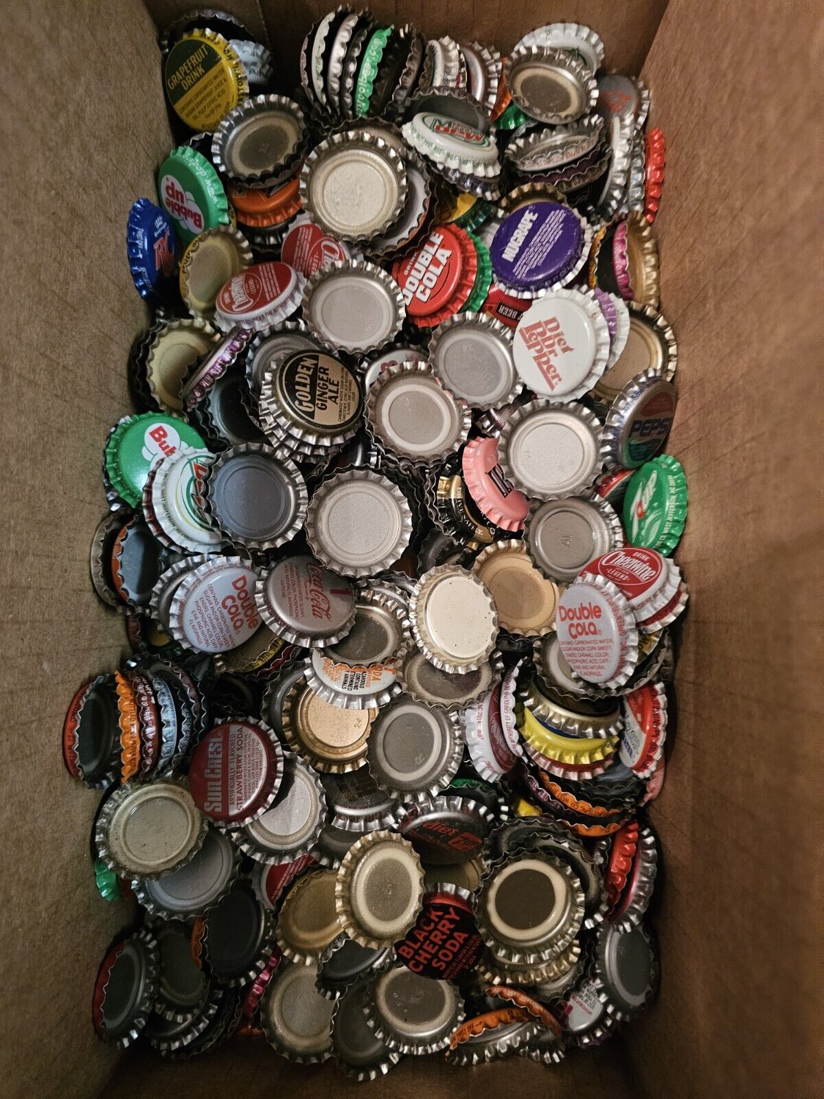 Lot of 860 Vintage Beer And Soda Bottle Crown Caps - Unused All Pictured