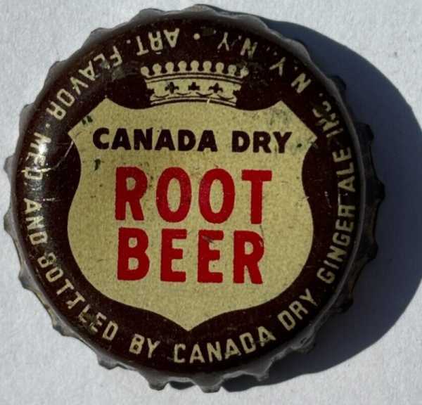 CANADA DRY ROOT BEER SODA BOTTLE CAP; V3 3 NESTING C's; USED CORK CROWN