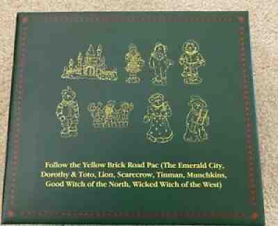 Boyds Bear #24803 ~ Follow The Yellow Brick Road ~ Emerald City ~ 1E/873