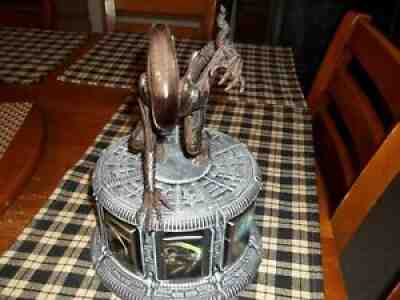 Bradford exchange Aliens Statue with Zippo Lighters