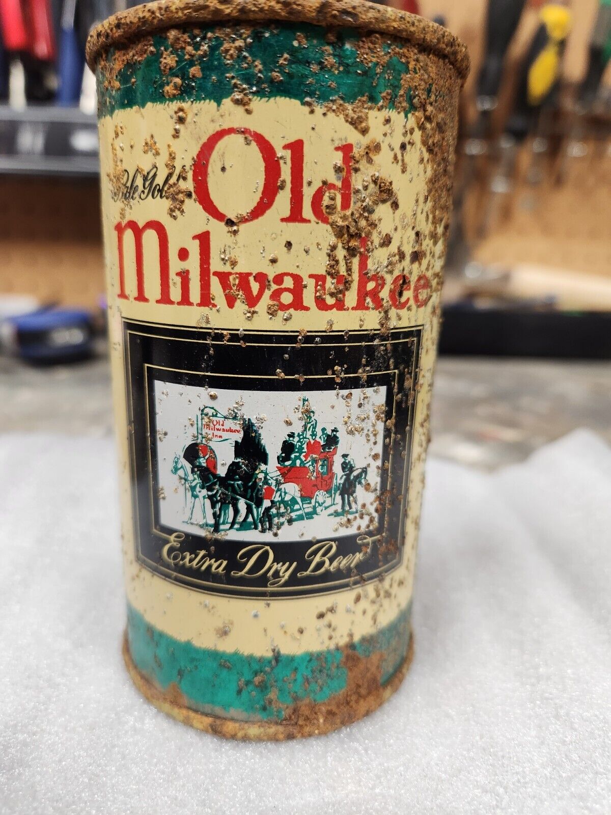 NICE T/O'ed 1941 IRTP OLD MILWAUKEE FLAT TOP CAN Beer Extra Dry Wi