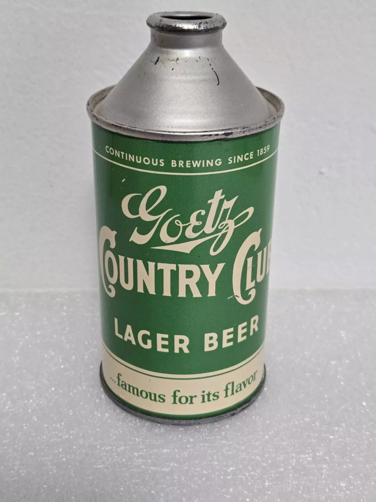 Vintage Green Goetz Country Club IRTP famous for its flavor Cone Top Beer Can