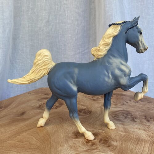 Vintage Breyer Five Gaiter: Wedgewood Blue AKA Commander 1963/64