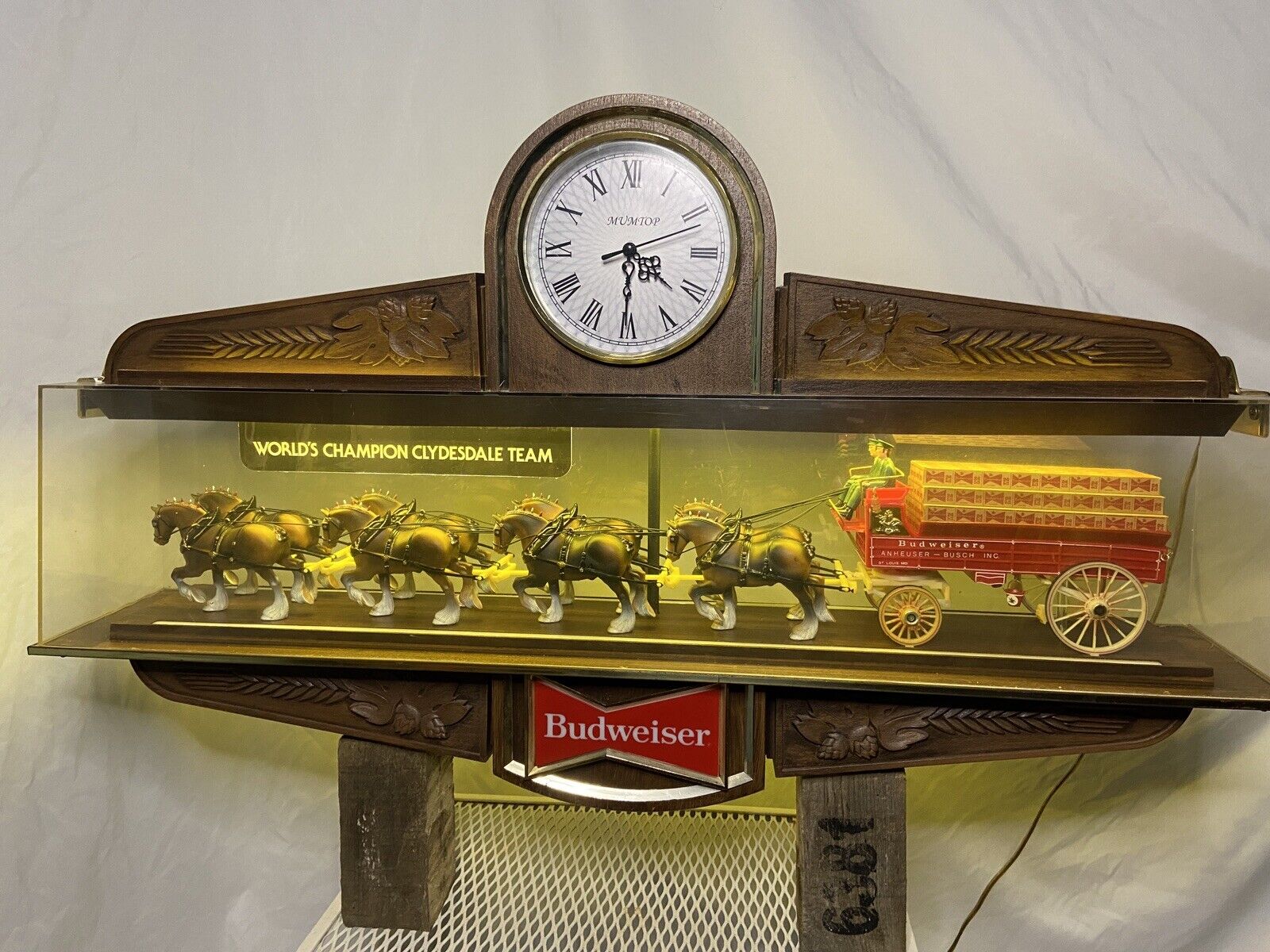 Vintage Budweiser World's Champion Hanging Clydesdale Team Wall Clock Beer Light