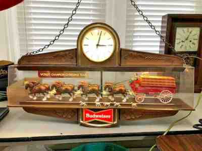 VINTAGE BUDWEISER TWO SIDED LIGHTED SIGN WITH WAGON & HORSES - CLOCK