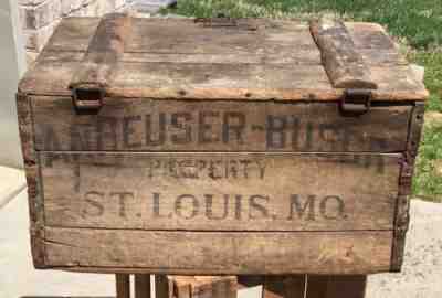 Vintage ANHEUSER BUSCH BUDWEISER Wooden Beer Crate Hinged Lid 100Yr. Anniversary