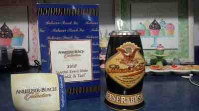 2007 BUDWEISER CONVENTION BEER STEIN BLACK & TAN ARTIST SIGNED MIB AWESOME