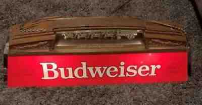 BUDWEISER POOL TABLE LIGHT. VINTAGE 1983 WORLDS CHAMPION CLYDESDALE TEAM