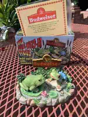 Anheuser Busch - BUDWEISER FROGS - Boy Meets Girl Figurine