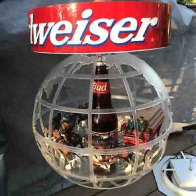 Budweiser Beer 1996 Rotating Globe Light with Clydesdales Wagon Amber Bottle