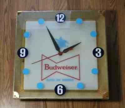 Vintage Budweiser King Of Beers Advertising Electric Wall Lighted Clock Sign