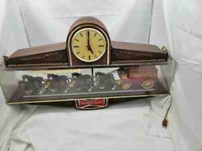 Vintage Budweiser Beer Champion Clydesdale Lighted Clock Bar Light 1979 34