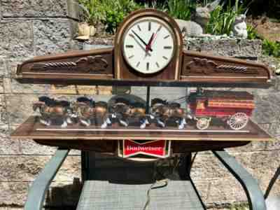 Budweiser Champion Clydesdale Beer Clock Bar Light 1979 - Working Condition