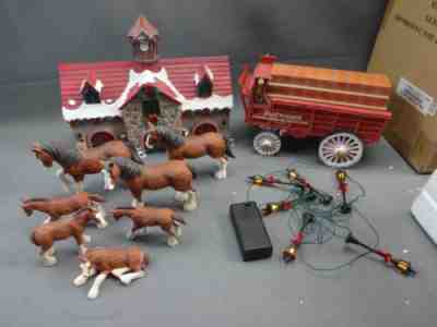 2014 Budweiser Bradford Hawthorne Village Stable Clydesdale Display Set EX w Box