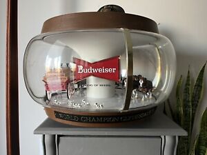 Vintage Budweiser Lighted World Champion Clydesdale Team Parade Carousel Globe