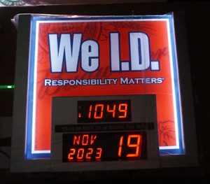 NEW BUDWEISER ANHEUSER BUSCH BEER WE ID CLOCK SIGN RESPONSIBILITY MATTERS