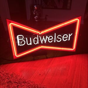 Vintage Budweiser Bow Tie Beer Neon Light Bar Sign Red White