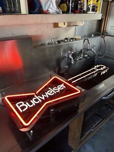 Budweiser Beer Guitar Shaped Lighted Sign Display Works Neon Sign Vintage Retro