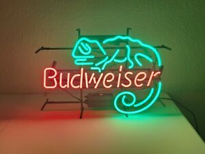 Vintage 1998 Budweiser ‘Louie the Lizard’ Neon Sign. 24