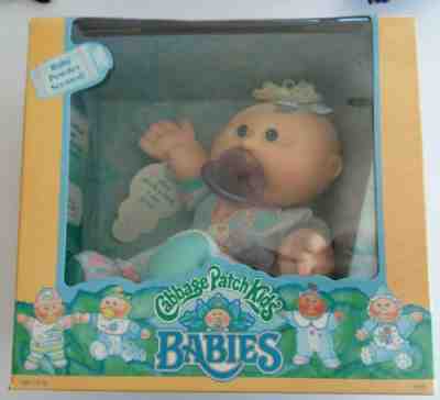 CARRIE, 1991 Cabbage Patch Kids Babies BABY POWDER SCENTED DOLL! New in Box!