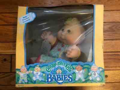 VINTAGE CABBAGE PATCH KIDS BABIES DOLL 1991 STILL ATTACHED IN BOX 3800