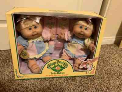 Cabbage Patch Kids Twin Babies 2005 NIB Blonde Hair Blue Eye Girls Nichole Annie