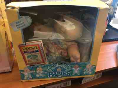 VINTAGE CABBAGE PATCH KIDS BABIES DOLL STILL ATTACHED IN BOX 3800