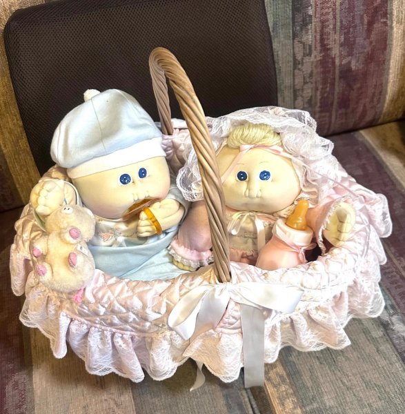 1985 CPK Soft Sculpture Premie Twins B/G. Bald blue eyed boy, Lemon loopy tuft